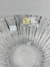 गैलरी व्यूवर में इमेज लोड करें, Studio Nova "Balmore" Vintage Ribbed Lead Crystal Hostess Serving Bowl
