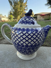 Cargar imagen en el visor de la galería, Vintage 1990s Boleslawiec Polish Pottery Teapot Blue Bird Lid Hand Painted
