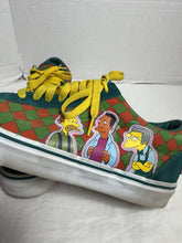 गैलरी व्यूवर में इमेज लोड करें, The Simpsons x Vans Old Skool Moe's Tavern Green Suede Sneakers Size 10
