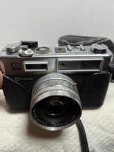 Load image into Gallery viewer, Vintage Yashica Electro 35 GSN 35mm Rangefinder Camera Made in Japan AS-IS
