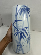 Charger l'image dans la galerie, Vintage Japanese Sometsuke Blue White Ceramic Cylinder Vase Hand Painted Bamboo
