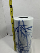 Charger l'image dans la galerie, Vintage Japanese Sometsuke Blue White Ceramic Cylinder Vase Hand Painted Bamboo
