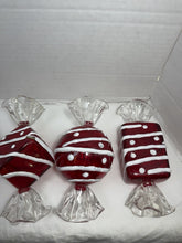 将图片加载到图库查看器，Vintage Red Acrylic Wrapped Candy Trinket Boxes Magnetic Closure Set of 6
