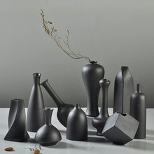 Load image into Gallery viewer, Black Glaze Vase
