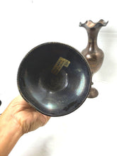गैलरी व्यूवर में इमेज लोड करें, Pair Vintage Brass Gazelle Wheat Vases Art Deco Style Handmade in India
