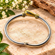 Charger l'image dans la galerie, Vintage Taxco Mexico 925 Sterling Silver &amp; Gold Tone Hook Bangle Bracelet
