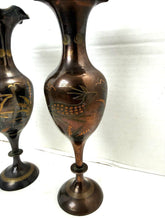 गैलरी व्यूवर में इमेज लोड करें, Pair Vintage Brass Gazelle Wheat Vases Art Deco Style Handmade in India
