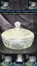在图库查看器中加载和播放视频，Vintage AVON Pressed Glass Covered Dish | 1970s Clear Crystal Vanity Jar or Candy Bowl with Lid
