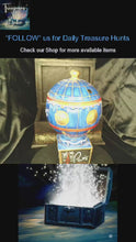 Load and play video in Gallery viewer, Vintage Paris Las Vegas Hotel Hot Air Balloon Souvenir Ceramic Collectible Drink Cup with Lid by Progressive Specialty Glass Co.
