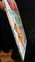将图片加载到图库查看器，Rare 1968 “The Foot Book” by Dr. Seuss - Perfect Condition | Treasures of Bako
