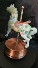 将图片加载到图库查看器，Aldon Fine Porcelain Carousel Horse Music Box – 1985 Floral Pastel Collectible

