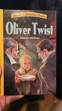 将图片加载到图库查看器，Oliver Twist: A Timeless Classic Retold for Young Readers | New Illustrated Hardback Edition
