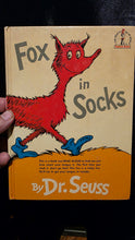 将图片加载到图库查看器，Fox in Socks: A Classic Dr. Seuss Book of Tongue Twisters for Kids, Beginner Readers &amp; Toddlers
