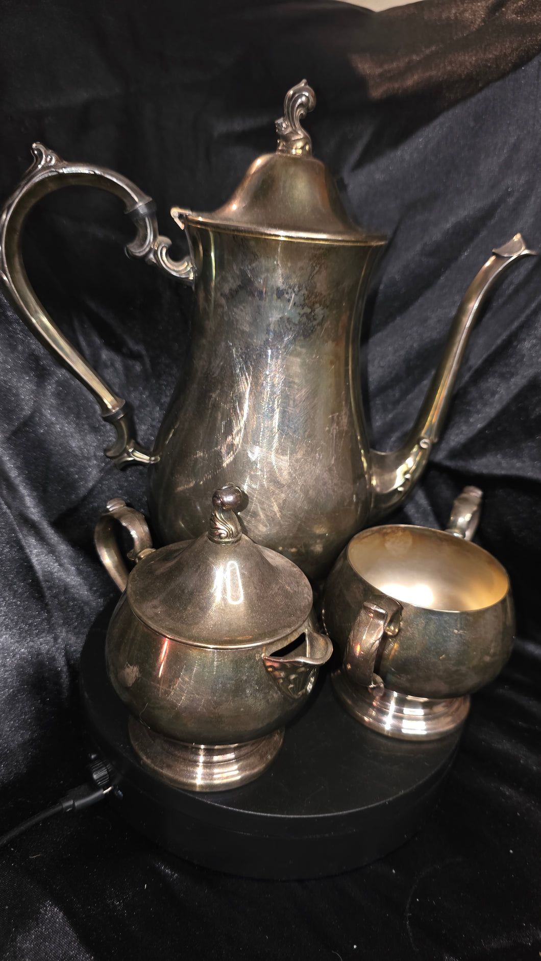 Vintage Silver-Plated Coffee & Tea Service Set – Unmarked 3-Piece Collection with Ornate Handles and Timeless Patina