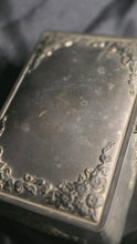 将图片加载到图库查看器，Antique Silver-Plated Floral Jewelry Box with Velvet Lining | Ornate Footed Trinket Box
