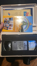 将图片加载到图库查看器，The Wizard of Oz (1996 THX Digitally Mastered) VHS Tape, MGM/UA Family Entertainment Clamshell Case
