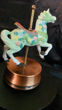 将图片加载到图库查看器，Aldon Fine Porcelain Carousel Horse Music Box – 1985 Floral Pastel Collectible
