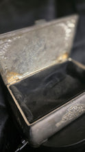将图片加载到图库查看器，Antique Silver-Plated Floral Jewelry Box with Velvet Lining | Ornate Footed Trinket Box
