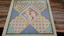 Cargar imagen en el visor de la galería, The Best of The Andrews Sisters
