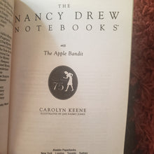 गैलरी व्यूवर में इमेज लोड करें, Nancy Drew Notebooks #68 The Apple Bandit 
