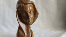 Charger l&#39;image dans la galerie, Virgin Mother Mary Wood Sculpture Figurine
