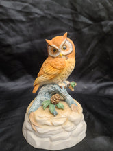 Cargar imagen en el visor de la galería, Gift World of Gorham Owl Figurine
Good condition, no chips or cracks
Size 5.5&quot; tall
