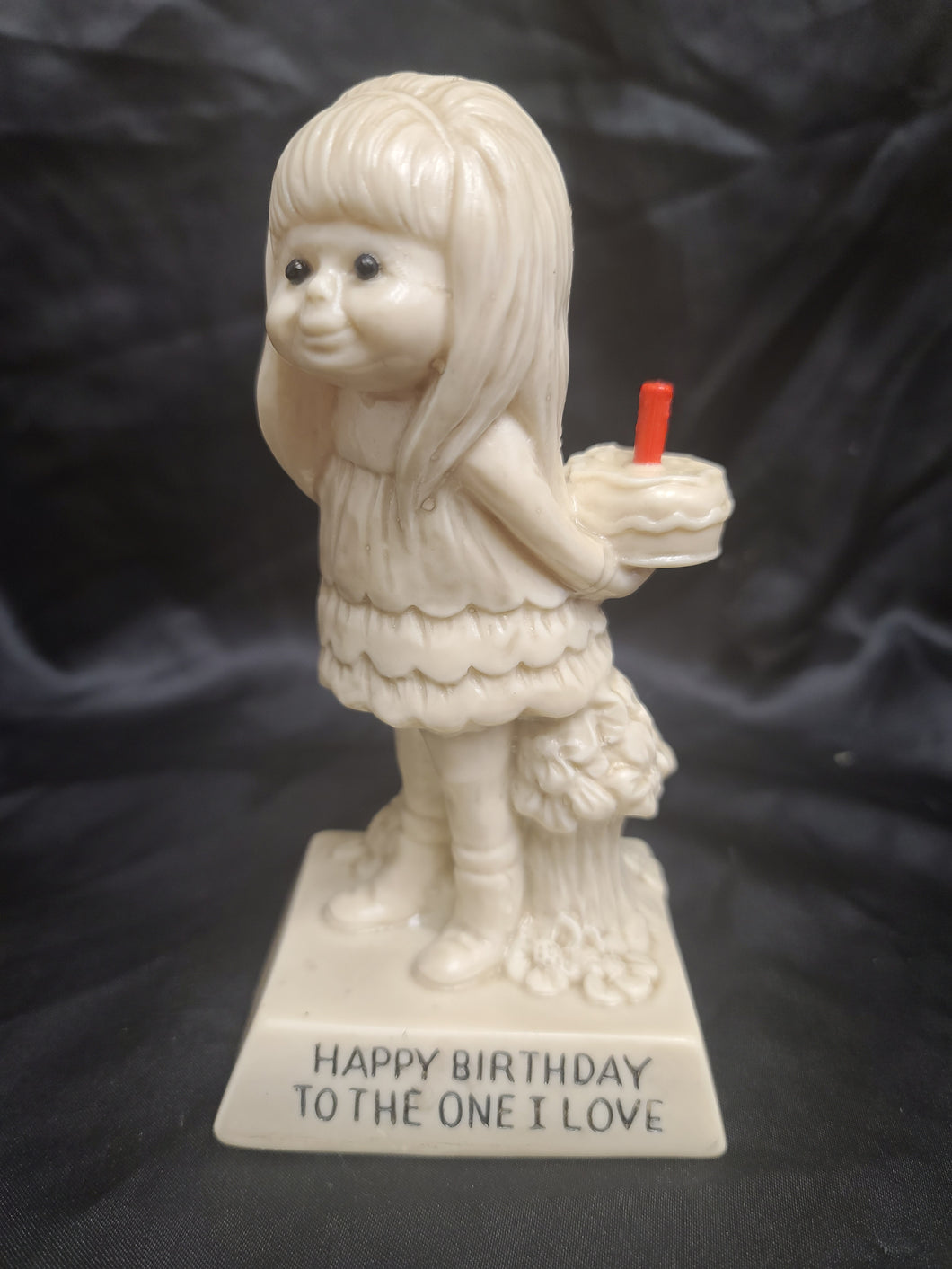 Happy Birthday To The One I Love Figurine 1971 W & R Berries Co Good condition, no chips or cracks