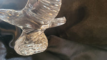 गैलरी व्यूवर में इमेज लोड करें, Waterford Crystal Fred Curtis Eagle 7&quot; Glass Sculpture
