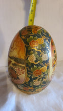 Cargar imagen en el visor de la galería, Vintage Satsuma Chinese Egg 9&quot; Tall

