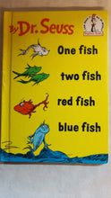 将图片加载到图库查看器，One Fish Two Fish red fish blue fish by Dr. Seuss Copyright 1960 &quot;Like New&quot; Condition
