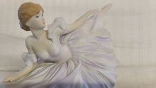 गैलरी व्यूवर में इमेज लोड करें, Ballerina Swirling Porcelain Figurine Shmid Musical Collectibles Korea
