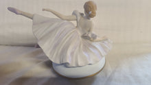将图片加载到图库查看器，Ballerina Swirling Porcelain Figurine Shmid Musical Collectibles Korea
