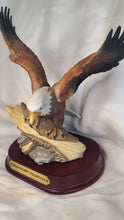 将图片加载到图库查看器，Westminster Collection Porcelain Eagle Figurine 7in
