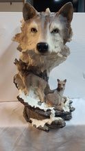 गैलरी व्यूवर में इमेज लोड करें, Wolf Figurine Home Decor
