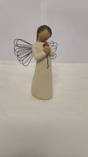 गैलरी व्यूवर में इमेज लोड करें, Willow Tree Figurine &quot;Loving Angel&quot; - Brand New in Box
