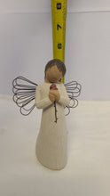Cargar imagen en el visor de la galería, Willow Tree Figurine &quot;Loving Angel&quot; - Brand New in Box
