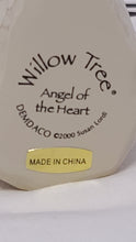 Cargar imagen en el visor de la galería, Willow Tree &quot;Angel of the Heart&quot; (small) For those who love and are loved - New In Box
