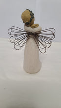 Cargar imagen en el visor de la galería, Willow Tree Figurine &quot;Celebrate&quot; With Joyful Anticipation - New in Box
