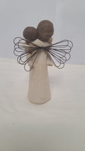 Charger l&#39;image dans la galerie, Willow Tree Figurine &quot;Angel&#39;s Embrace&quot; Hold close that which we hold dear - New in Box
