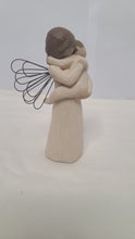 将图片加载到图库查看器，Willow Tree Figurine &quot;Angel&#39;s Embrace&quot; Hold close that which we hold dear - New in Box
