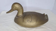 Charger l&#39;image dans la galerie, Vintage Brass Duck Container
